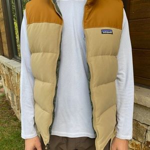 Patagonia Men’s Reversible Bivy Down Vest Tan & Olive Green. Mint Condition
